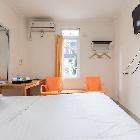 Urbanview Hotel Minongga Pondok Labu By Reddoorz 雅加达 外观 照片