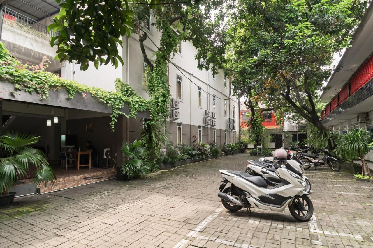 Urbanview Hotel Minongga Pondok Labu By Reddoorz 雅加达 外观 照片