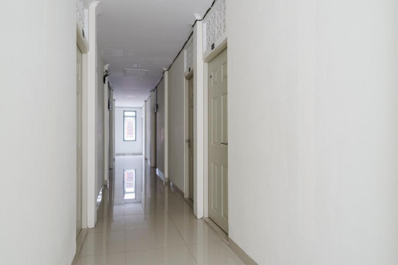 Urbanview Hotel Minongga Pondok Labu By Reddoorz 雅加达 外观 照片